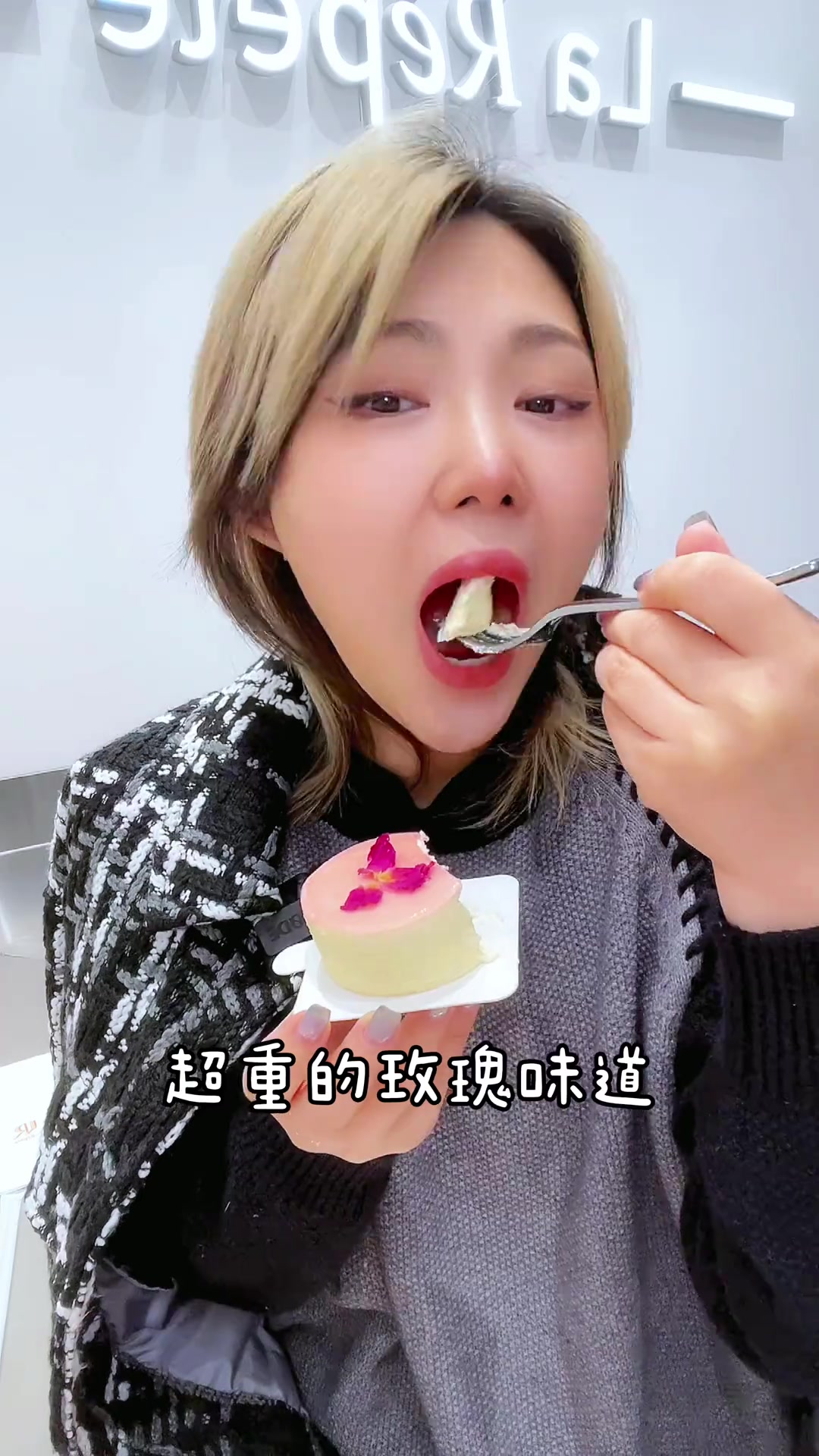 在深圳体验到精致的法式千层蛋糕～奶油细腻层次分明好好吃!LaRepete千层蛋糕深圳蛋糕深