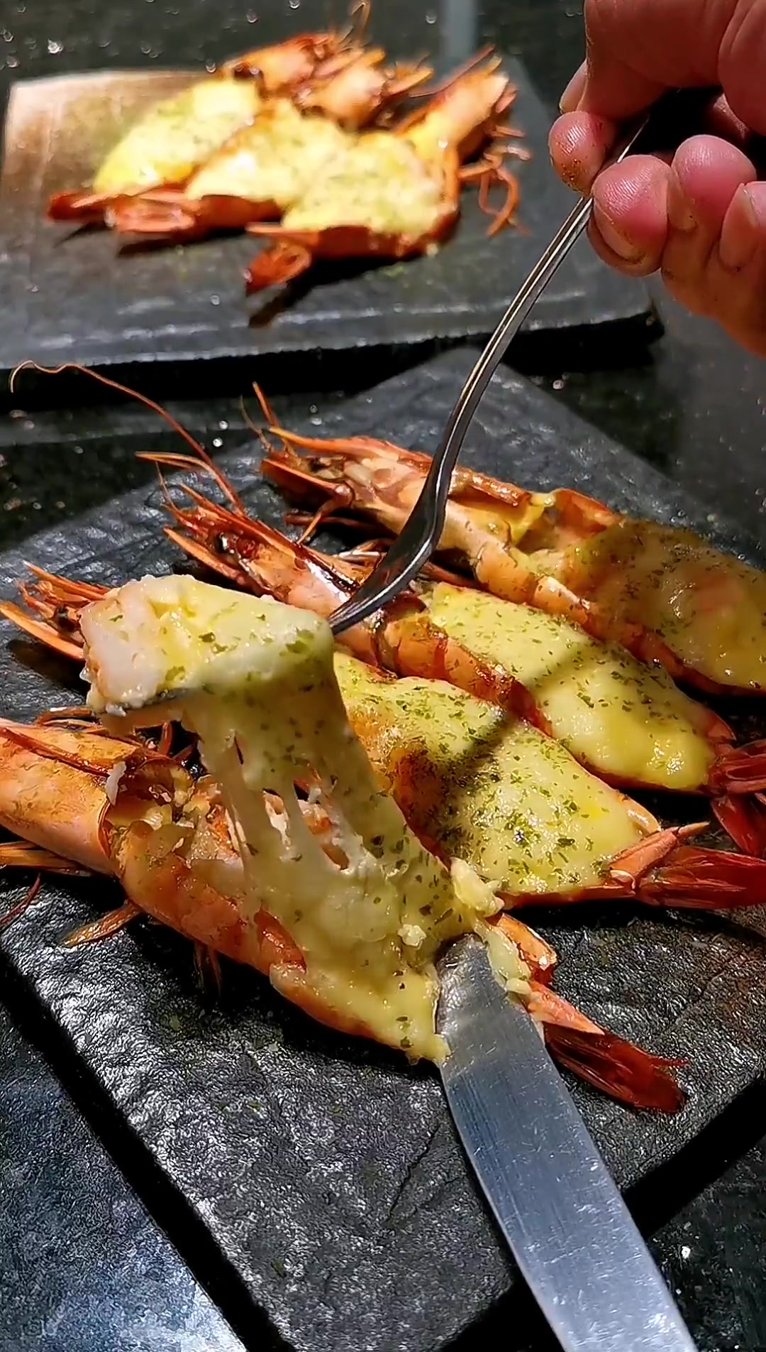 如何破解黑虎虾的天花板料理呢!招牌芝士焗虾!跟着学做菜