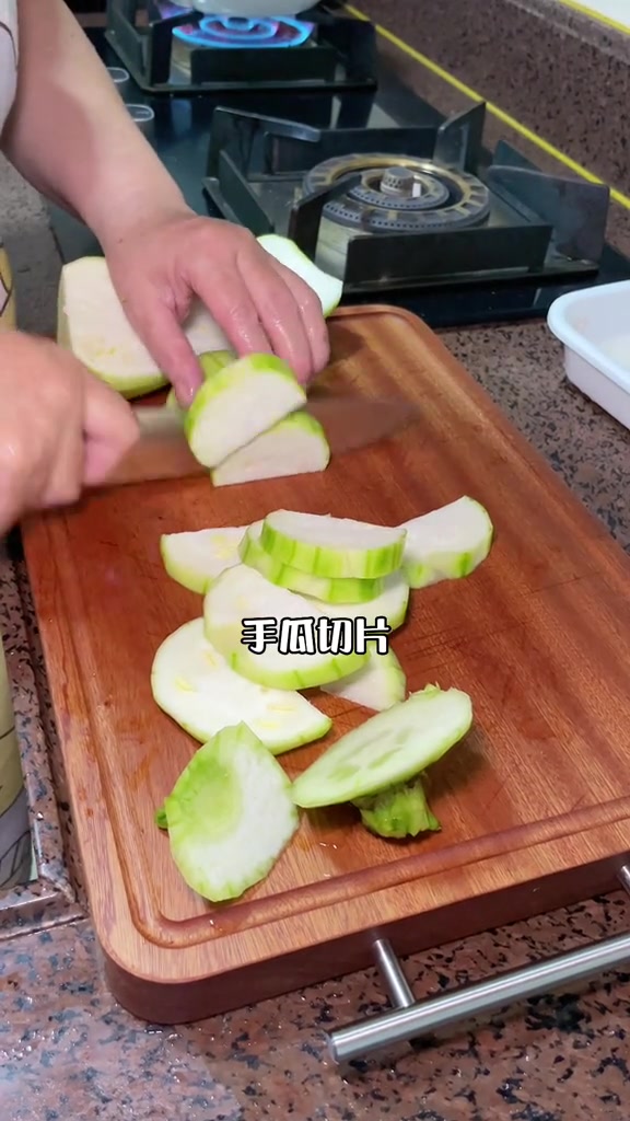 丝瓜炒鲜鱿真的太鲜甜了!家常菜婆婆做的饭菜