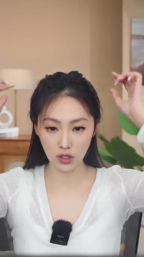 半扎高马尾高马尾 鲨鱼夹 发型教程 抓夹 日常发型