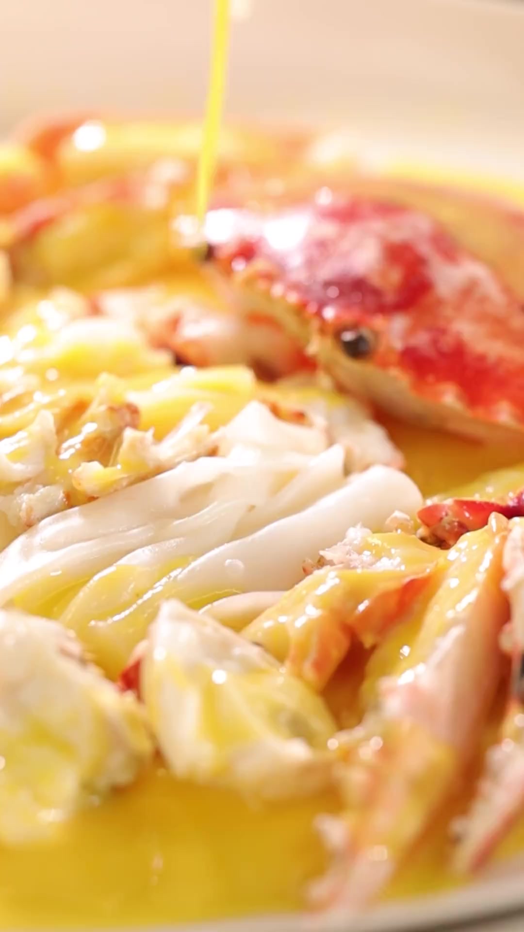 星厨揭秘陈年花雕蛋液蒸大红蟹为什么那么好吃~美食官粤菜美食炳胜