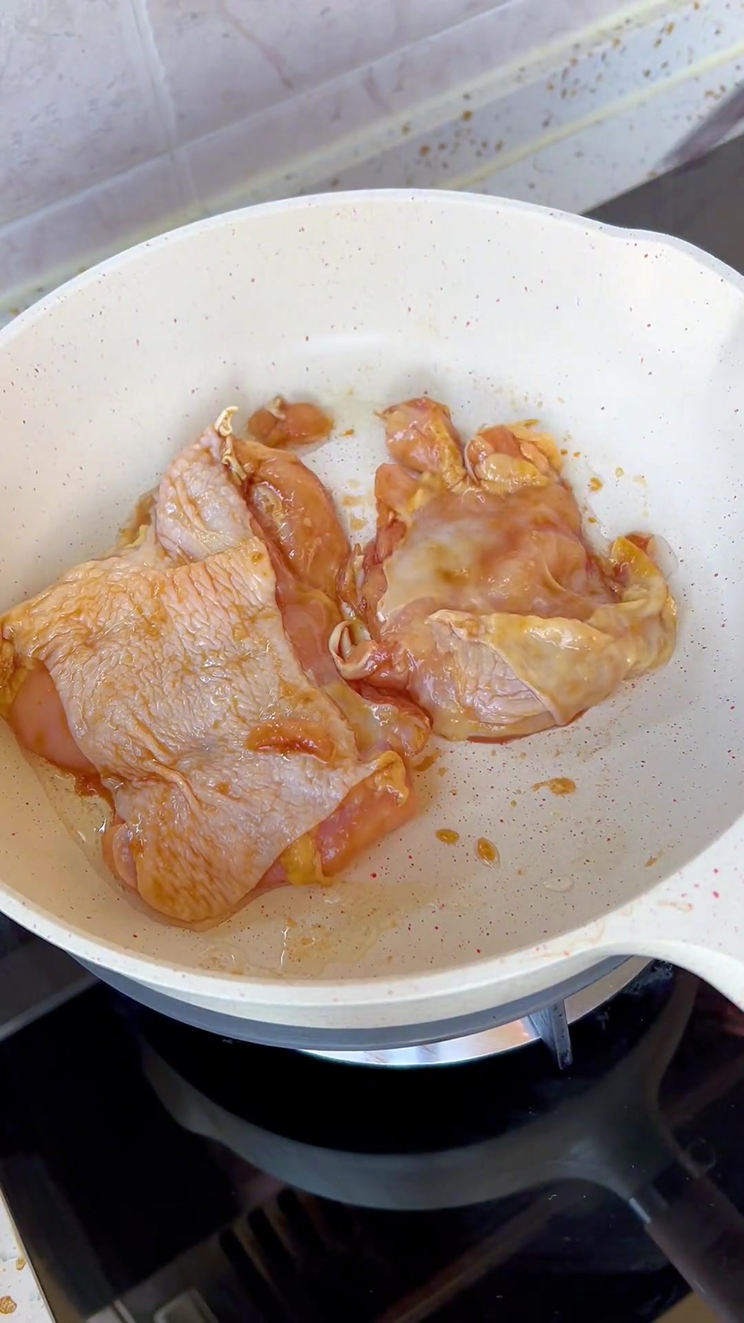 小朋友都爱吃的照烧鸡腿饭,这种套餐真的太方便省事了,两碗饭不够吃!照烧鸡腿饭