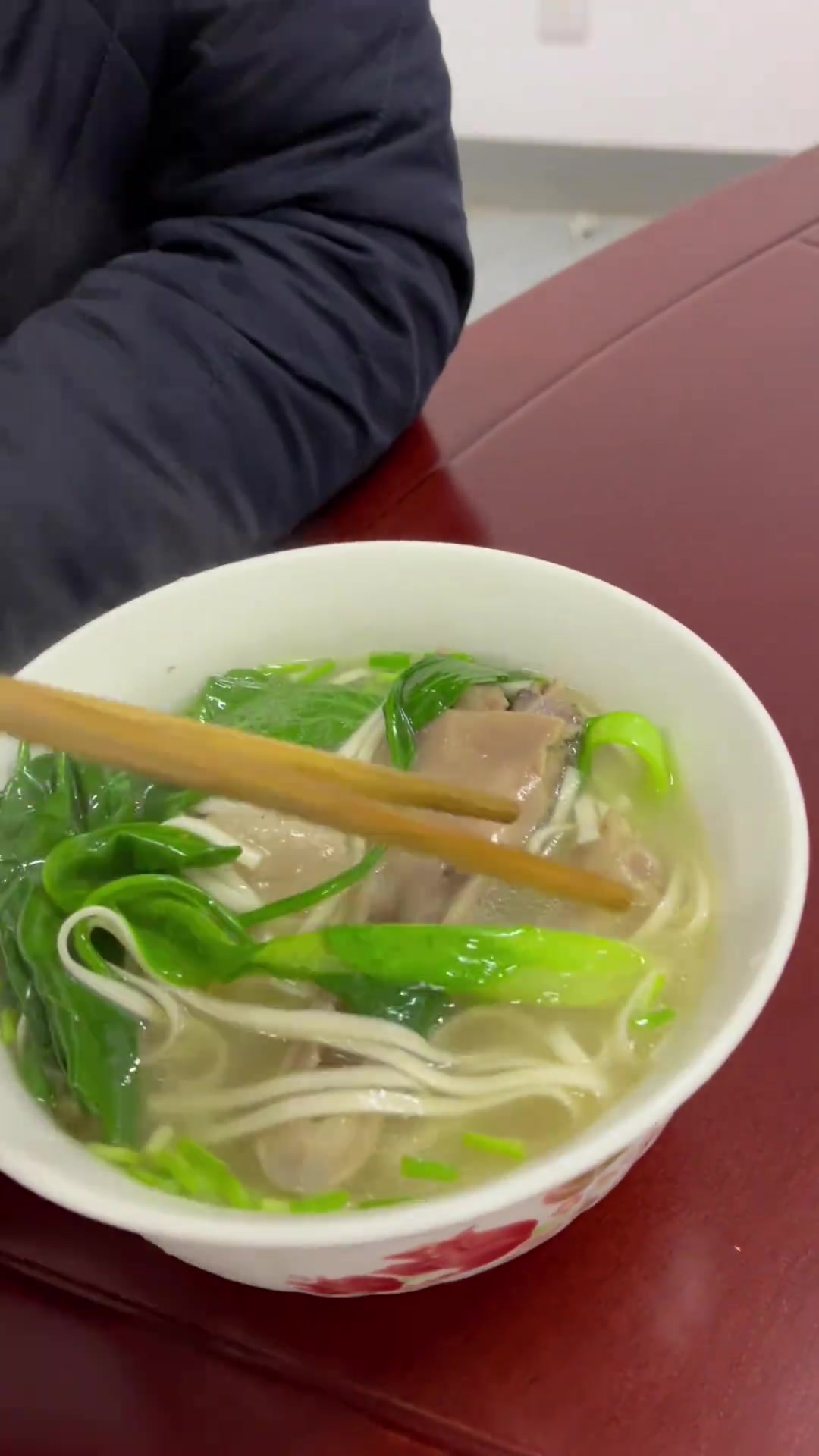 中午喝多了!晚上来一碗老鸭汤面!不仅暖胃还暖心!