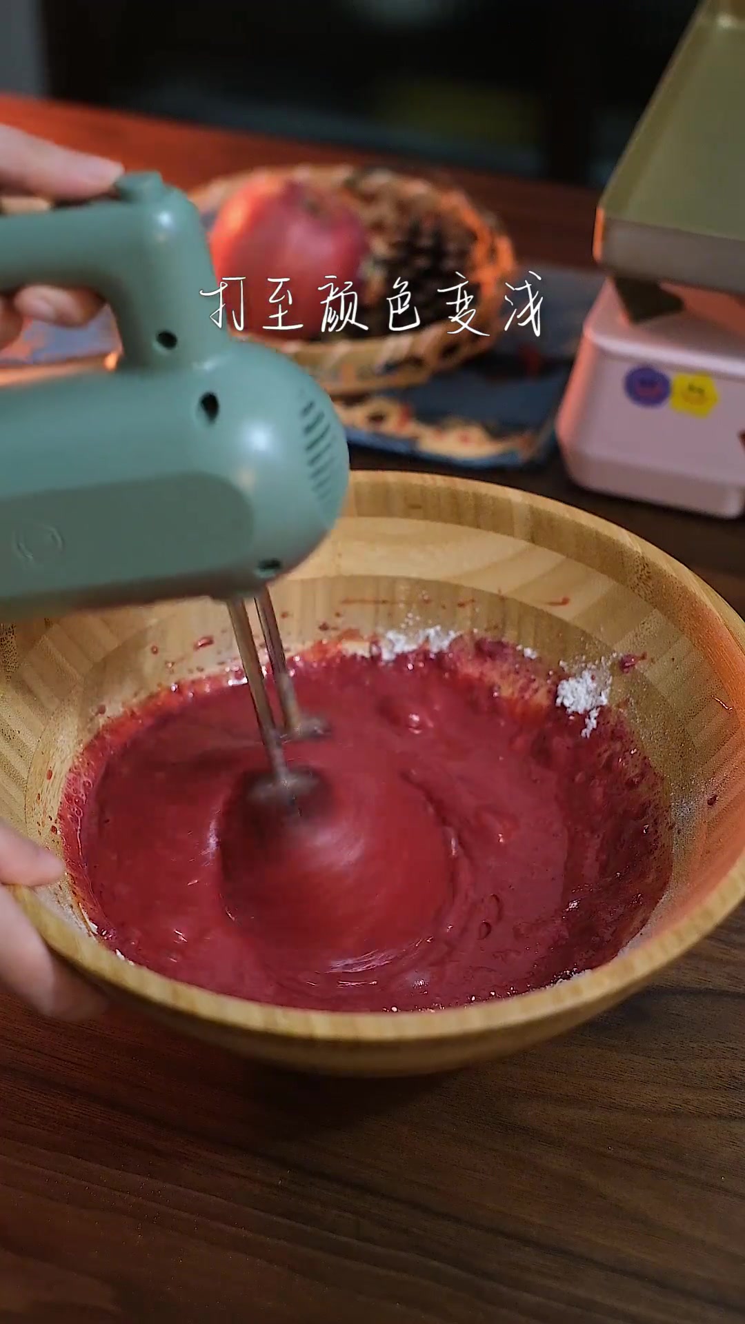 这个红丝绒盒子蛋糕对新手太友好了吧!不用打蛋,操作简单,口感绵软,好看又好吃!