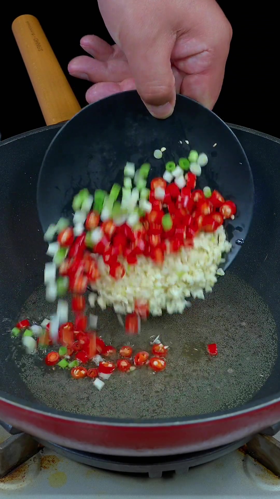 真没想到这个蚕豆炒外婆菜这么下饭,尤其加几个鸡蛋一起炒外婆菜下饭菜