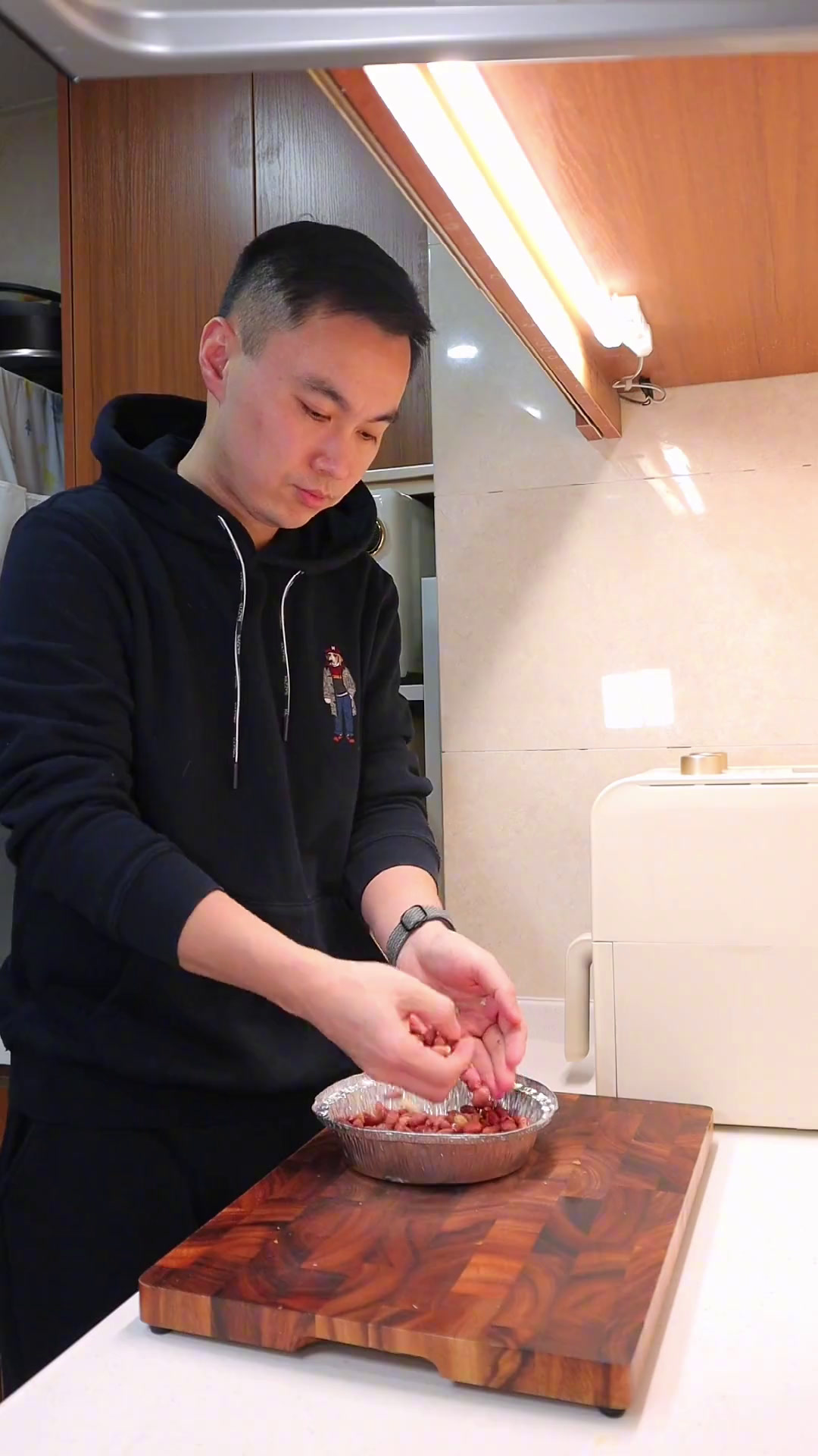后来的我们,在妈妈看不到的地方,学着妈妈的样子,做着人间烟火花生酥家庭烘焙空气炸锅美食