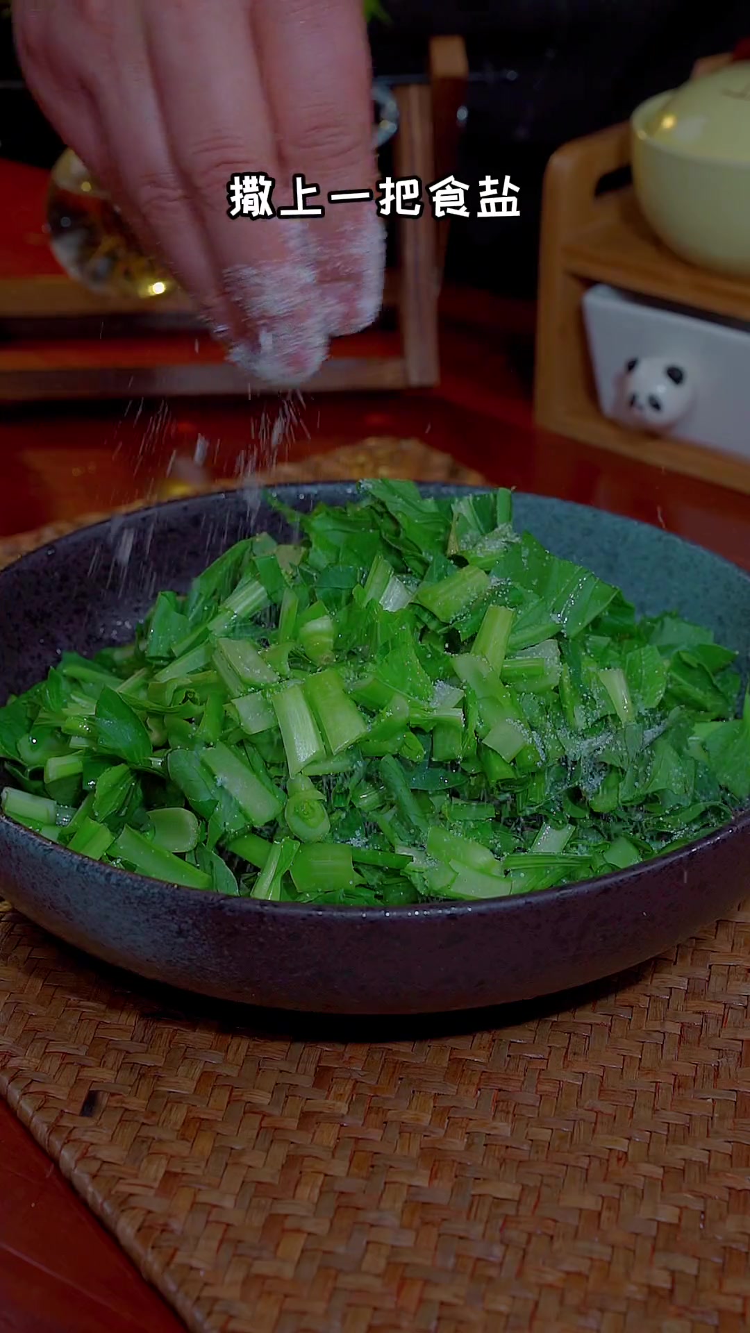 下班回家不知道吃什么,可以做个这样的青菜炒蘑菇!蘑菇美食家常菜