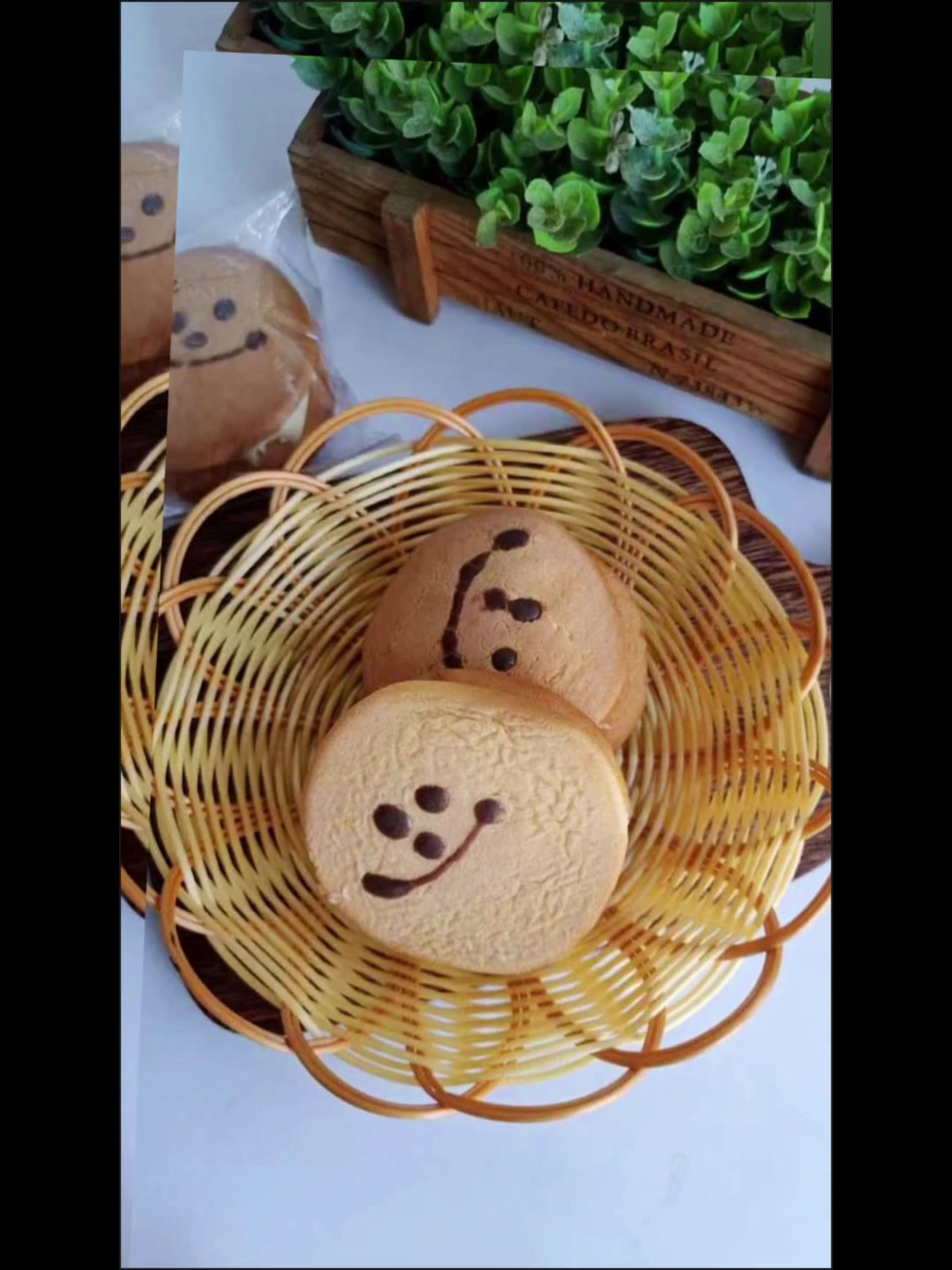 笑脸蛋糕贴牌生产网红夹心蛋糕巧克力娃娃脸