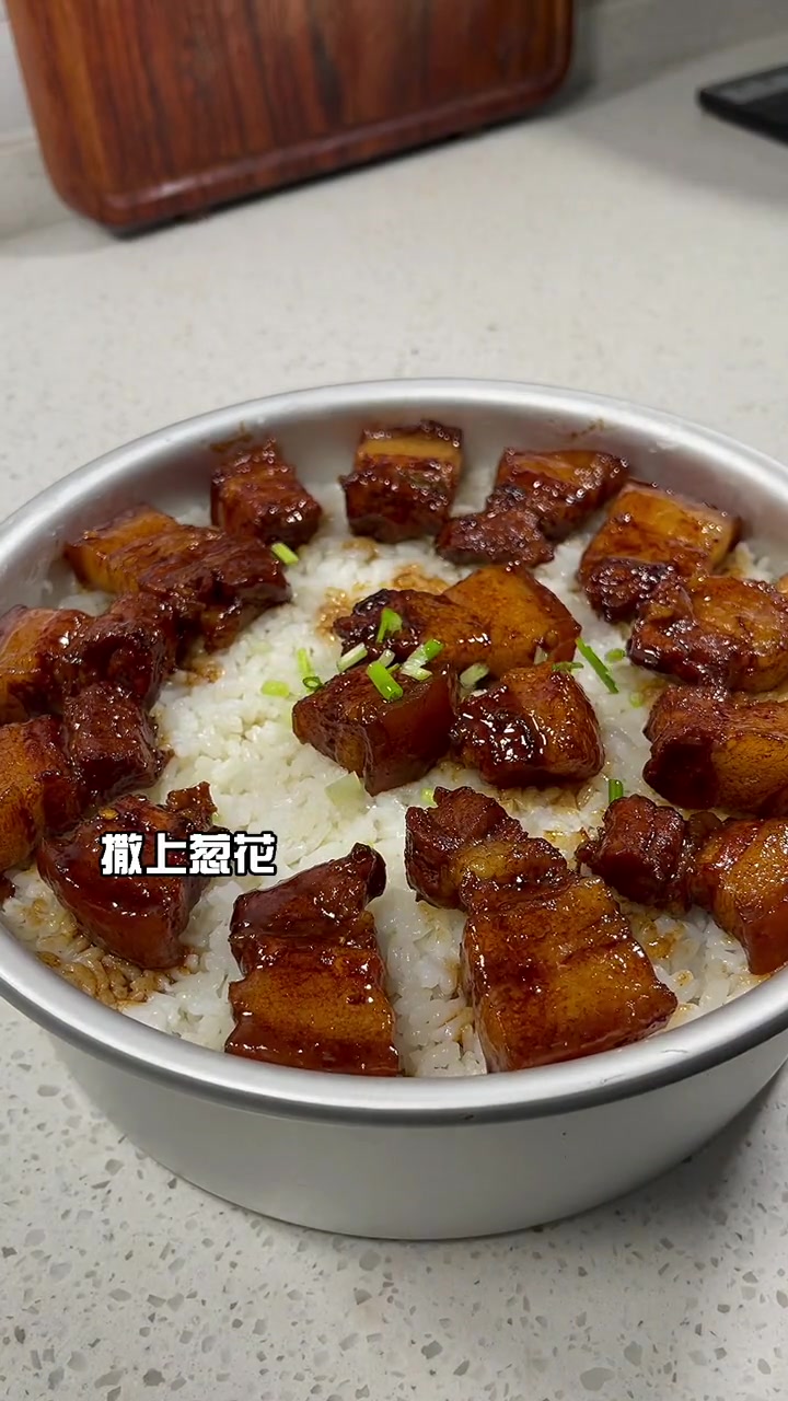 今年的蛋糕钱省了,给干饭人做了一个红烧肉蛋糕,快给你老公做起来美食教程