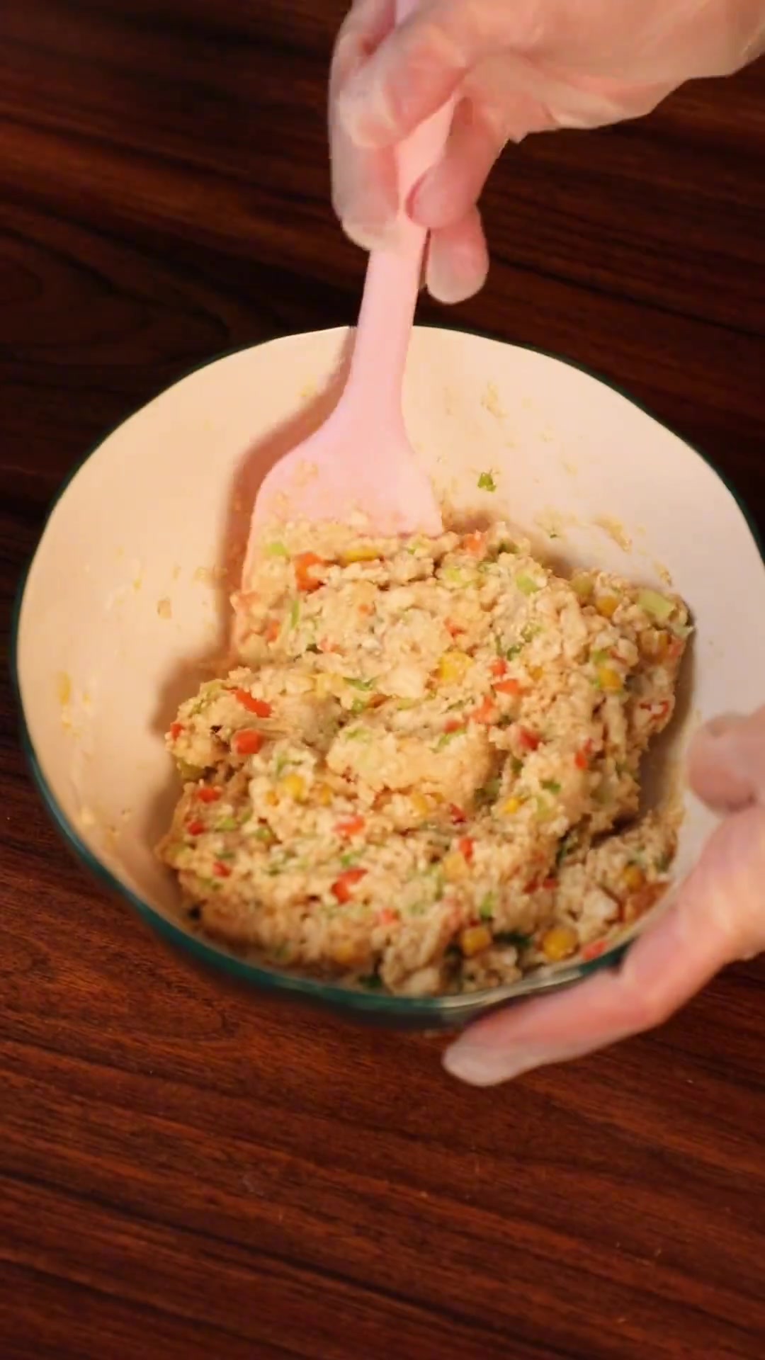 12M+宝宝辅食—豆腐鸡蛋饼!早餐新花样,非常适合做手指食物,豆腐也可以补钙哦～快去给娃安