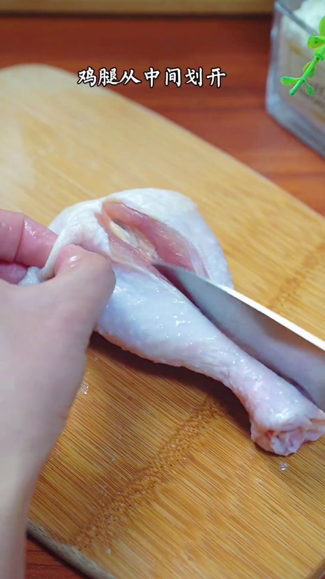 炸鸡腿,炸出来的鸡腿金黄酥脆,比肯德迈的还香香辣炸鸡腿炸鸡腿做法在家做美食