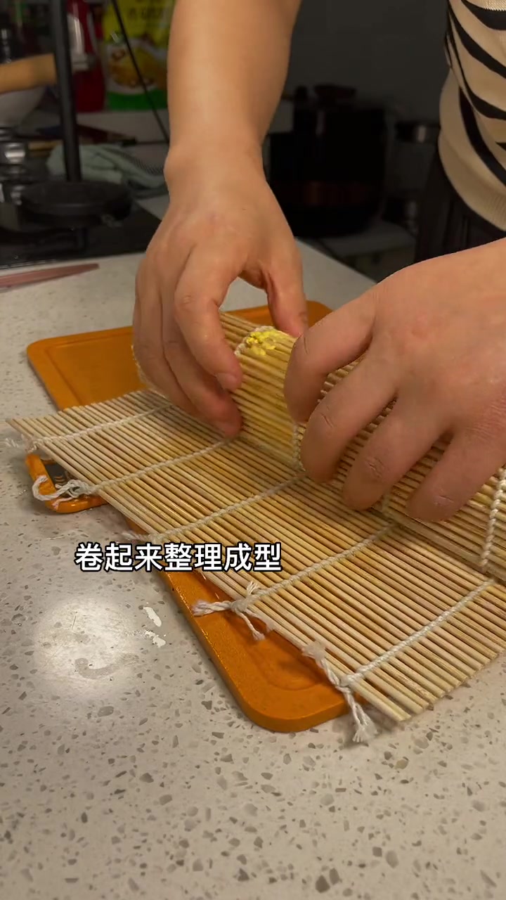 家里有鸡蛋就能做的日式厚蛋烧,软嫩到入口即化,孩子一口一个直呼好吃厚蛋烧宝宝辅食教程