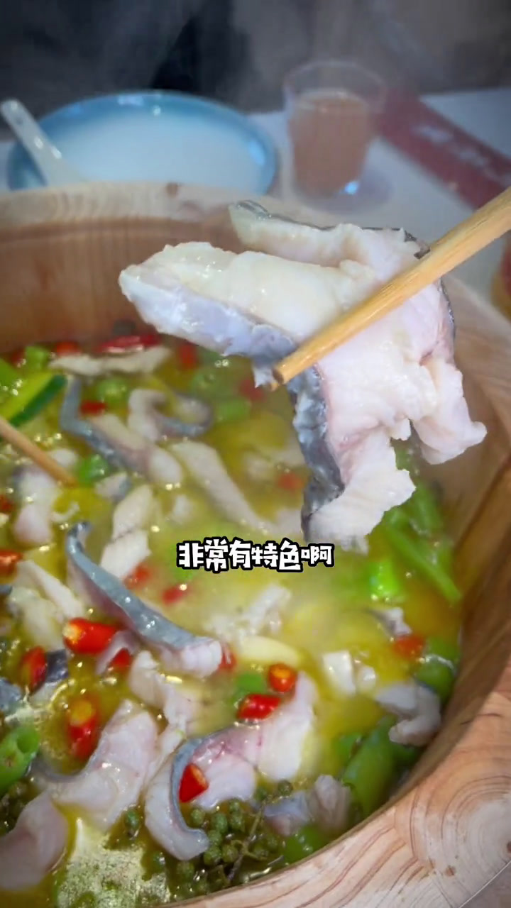 开业即火爆的四川木桶鱼,好吃的美食吃货永远不缺席,就在甘井里东市,川府楼川菜馆美食官跟着来