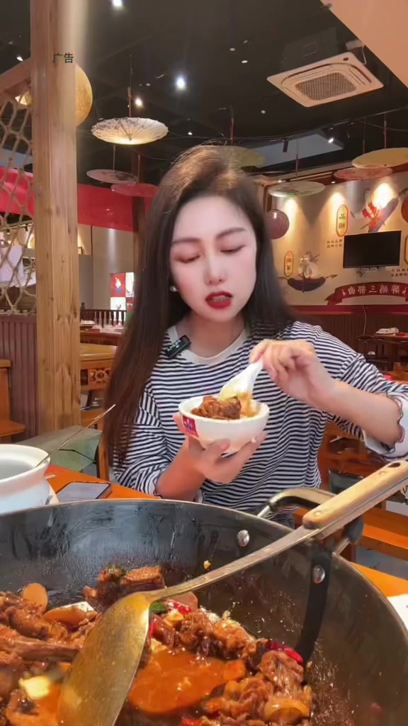 就靠这一碗鹅汤泡饭,老板就追到了老板娘专属贵阳520的浪漫炒一辈子鹅爱一个女人鹅汁泡饭连吃