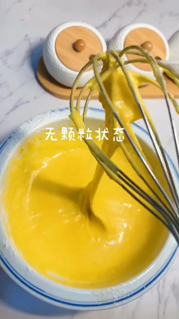 来啦～让孩子吃到饱评论区麻麻们问最多的12个纸杯蛋糕配方。适合8寸戚风蛋糕!纸杯蛋糕