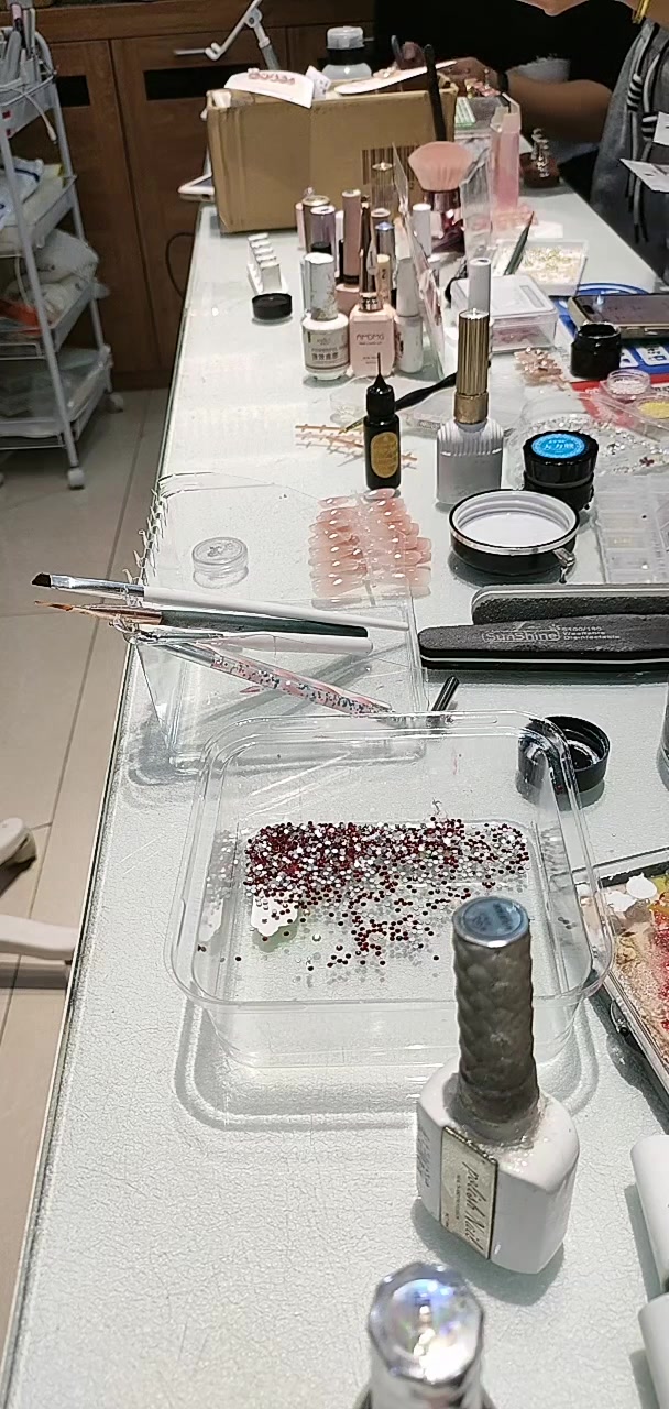 夏天冰肌奶茶色指甲油胶2023年新款网红流行裸色焦糖色美甲店专用,左下角小黄车可以下单