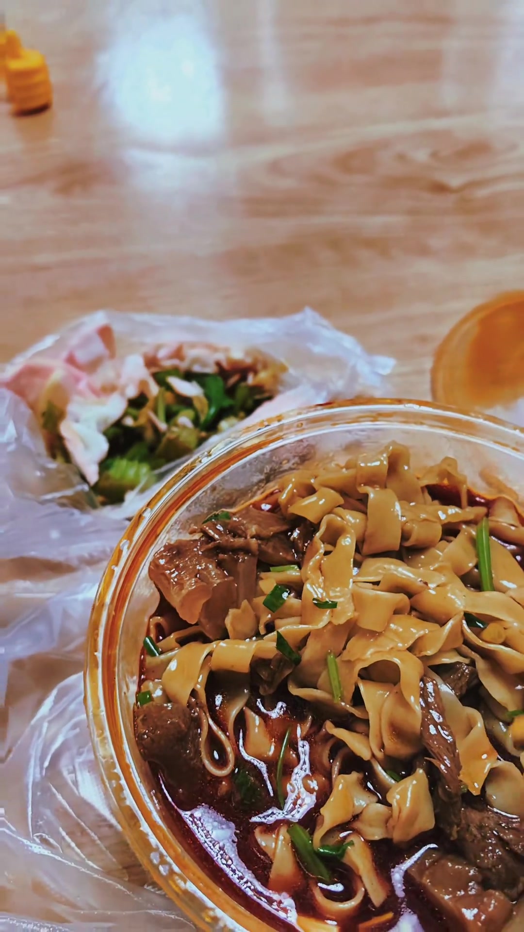 大美贵州安顺著名美食——牛肉面!(具有地方特色,宽碱面加牛筋)美味佳肴!贵州地方特色美食美