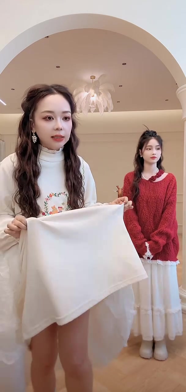 森林派对C2910磨毛德绒刺绣蕾丝拼接立领连衣裙宝宝们抓紧时间抢购吧!