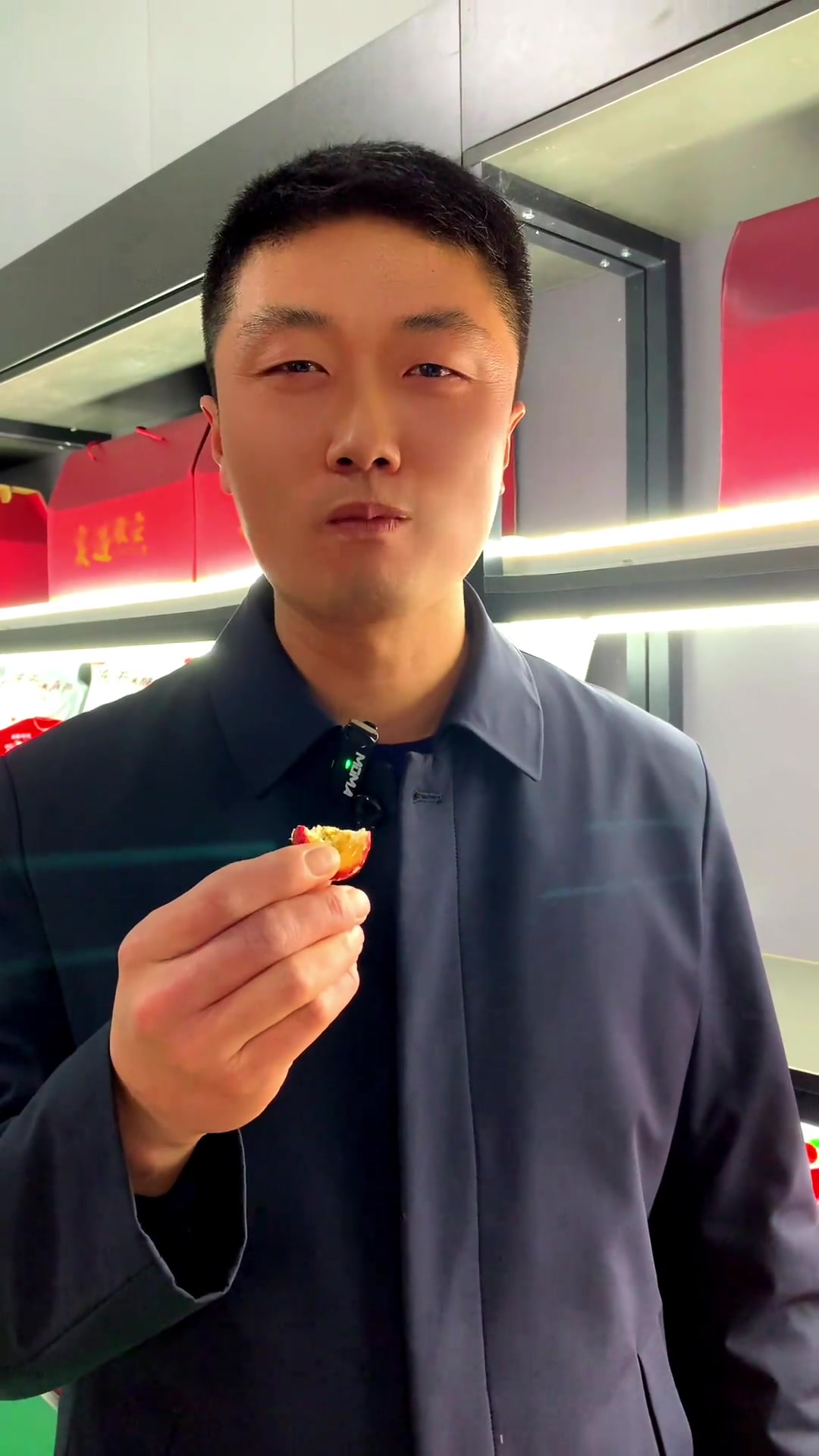 说起山西定襄,大家首先会想到定襄法兰,蒸肉,黄烧饼,今天给大家的是定襄辛安村的山楂制作的“