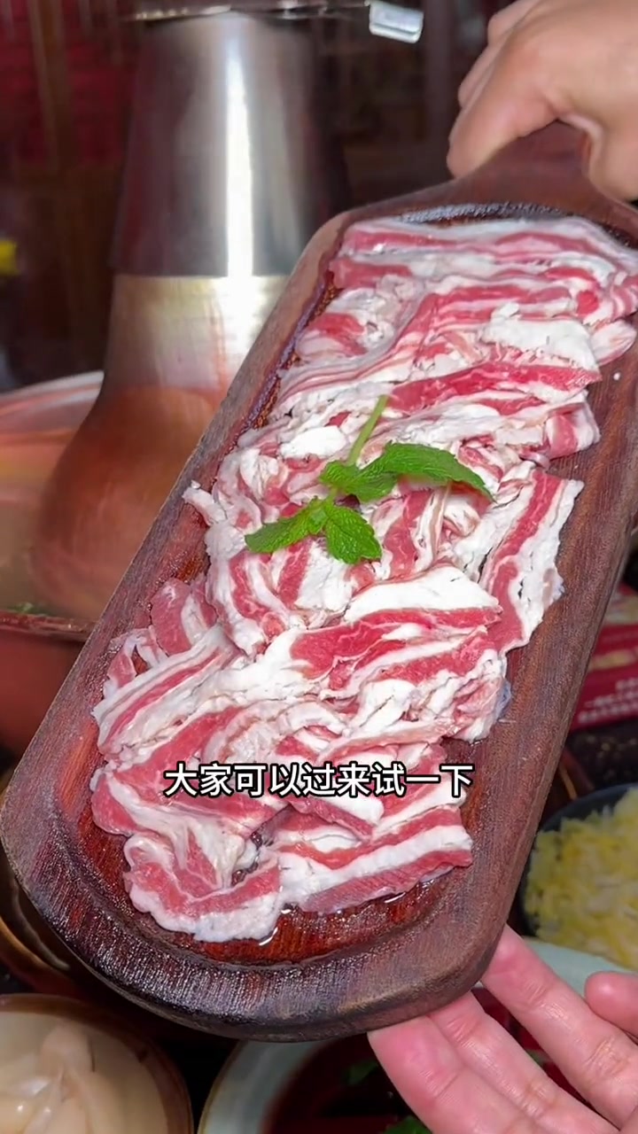在东山开了8年的超性价比老北京涮羊肉,现在在中铁逸都也可以吃到了!地方特色美食中铁逸都美食