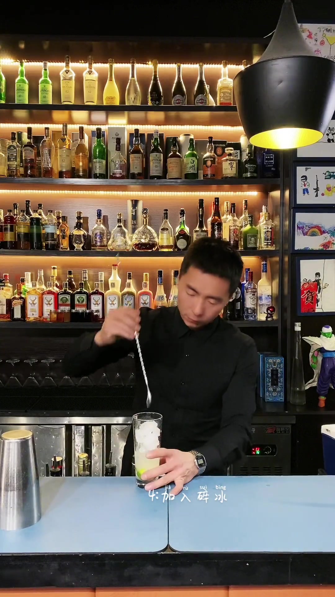 《金汤力》一款清爽怡人的经典鸡尾酒酒精度偏低每个小白大多数是从这款鸡尾酒变成老饕的调酒