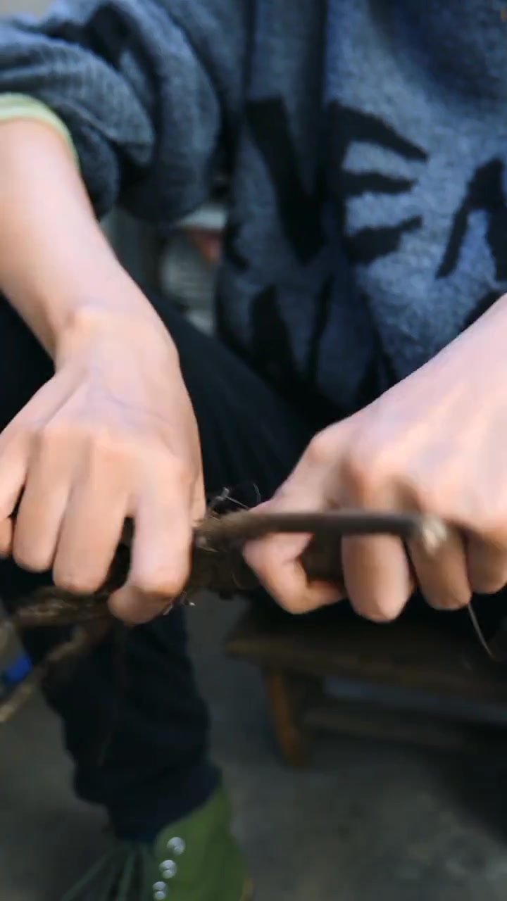 冬天到了,给家人炖了一锅鸡脚刺根补补身体