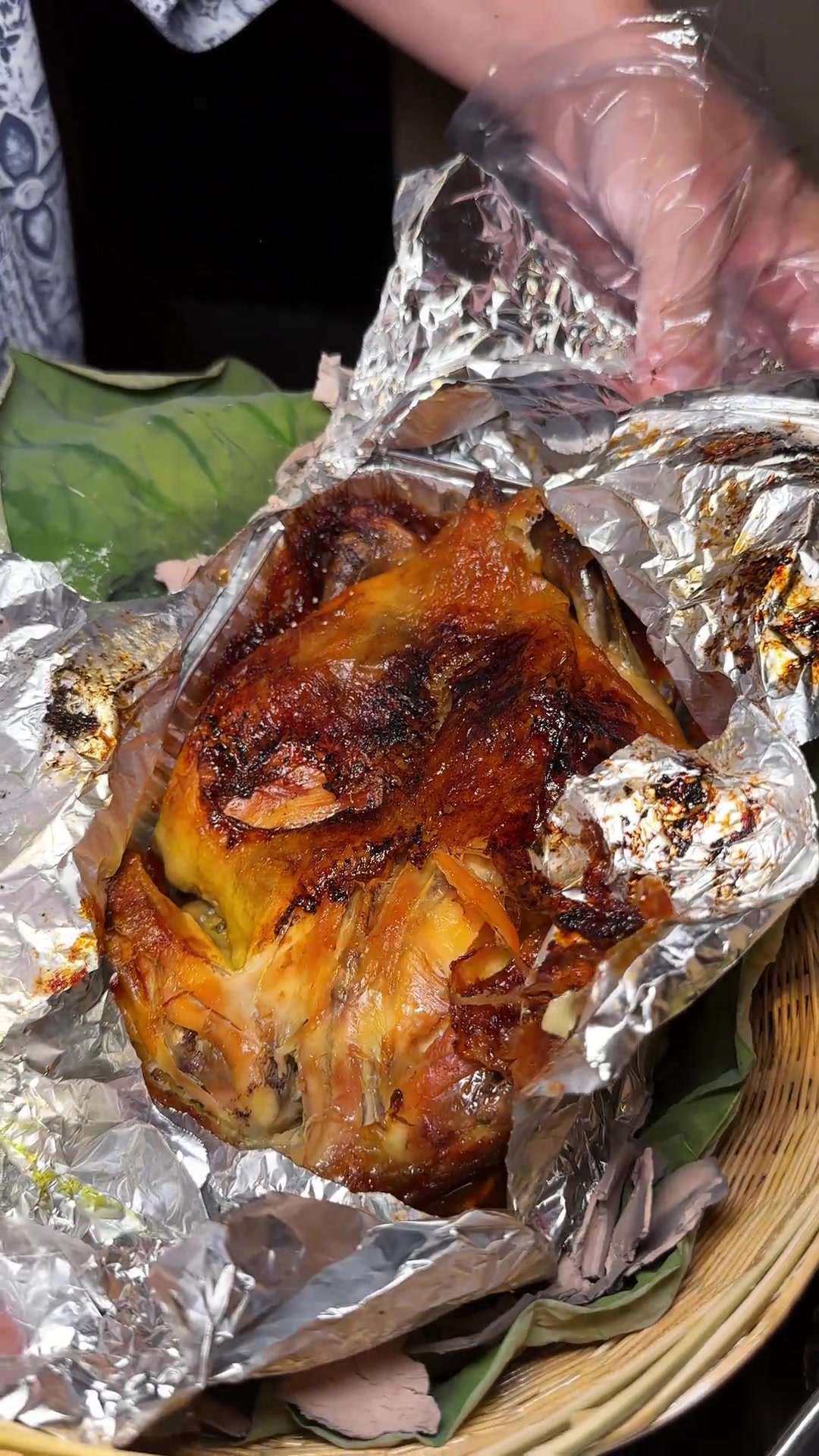 炉忆家宴终于开到万寿宫了,瓷泥窑鸡也太香了吧……炉忆万寿宫店江西菜南昌南昌美食鼎美mcn