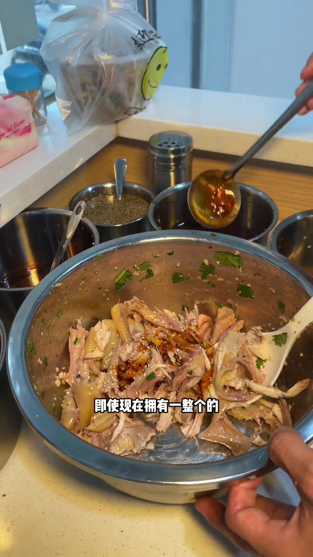 谁能拒绝这样的脆皮手撕鸡啊!太香了脆皮手撕鸡美食官特色小吃附近美食优惠广告