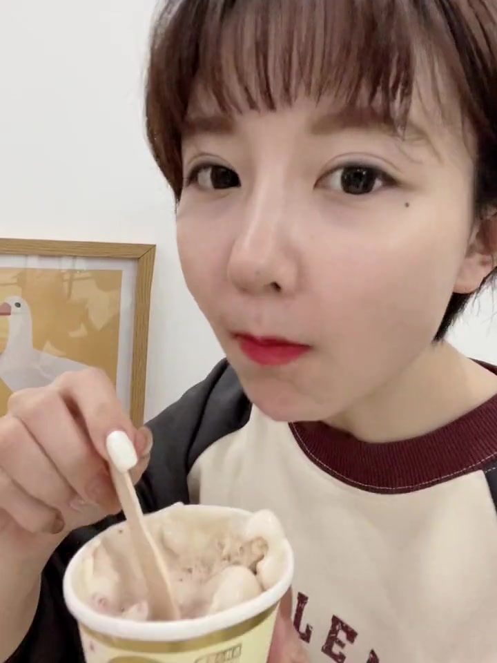 !冰淇淋爱好者不要错过~吹爆梦龙这个敲敲杯~!好玩更好吃!爆个料解解压