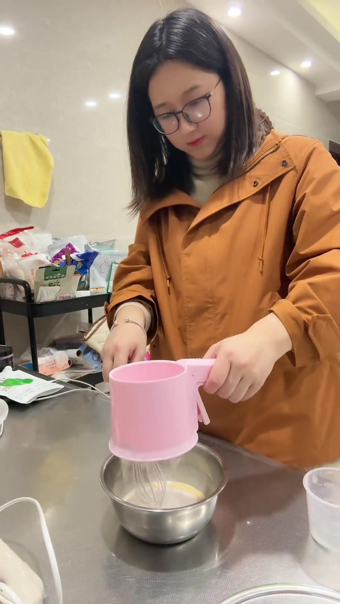 全职妈妈迟来的3.8妇女节视频,哈哈,甜品博主的我走上控糖之路了!这款0糖低卡的芋泥酸奶蛋