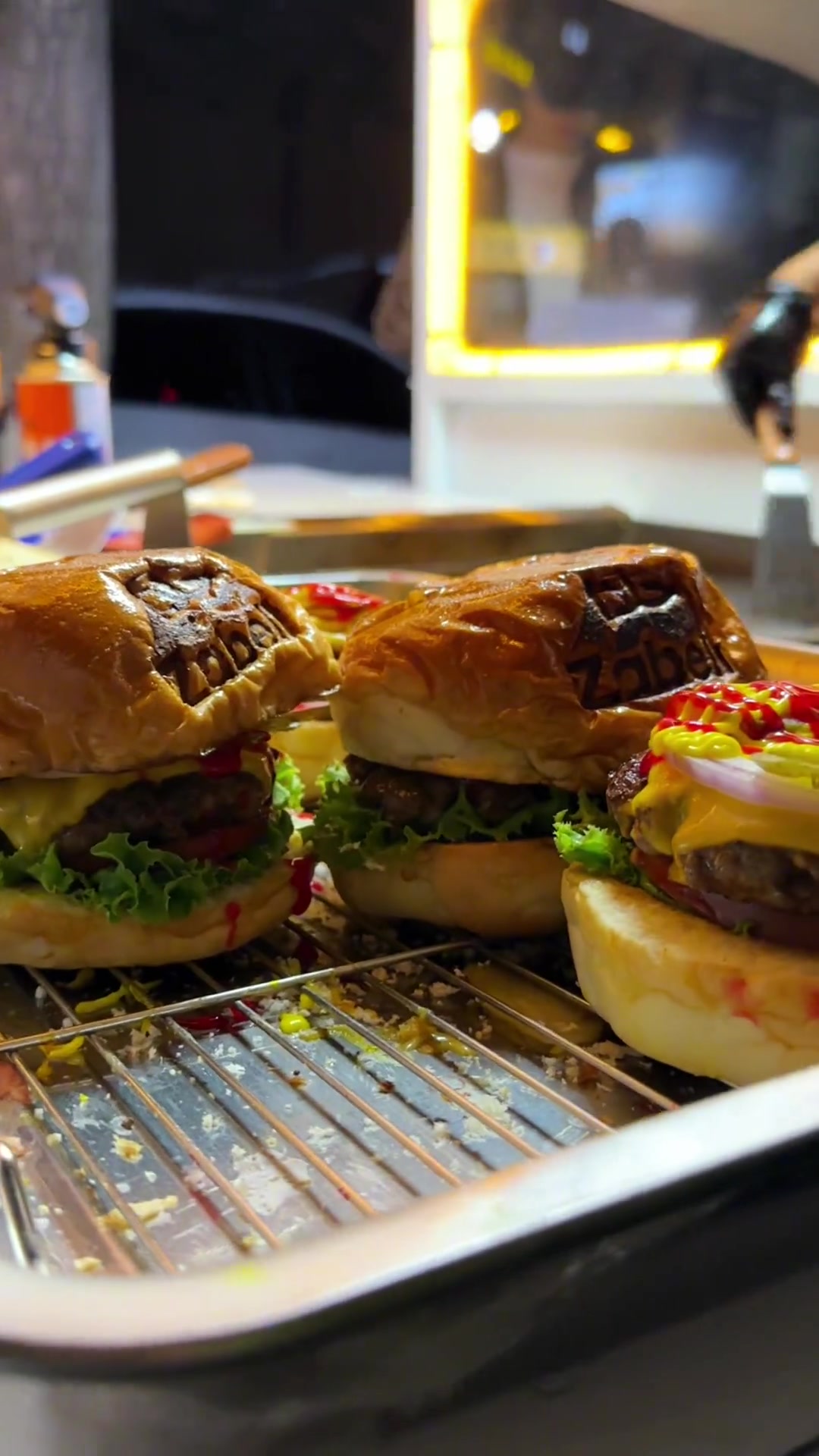 每天下午6点临夏红园广场来吃美式汉堡吧ZabellBurger美食官街头汉堡美食vlog