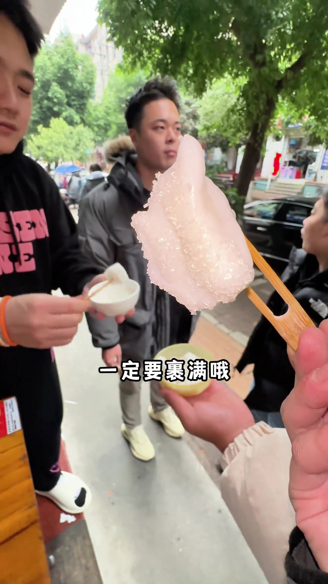 带你体验一下老张煎蛋记录真实生活美食官被美食耽误的篮球博主