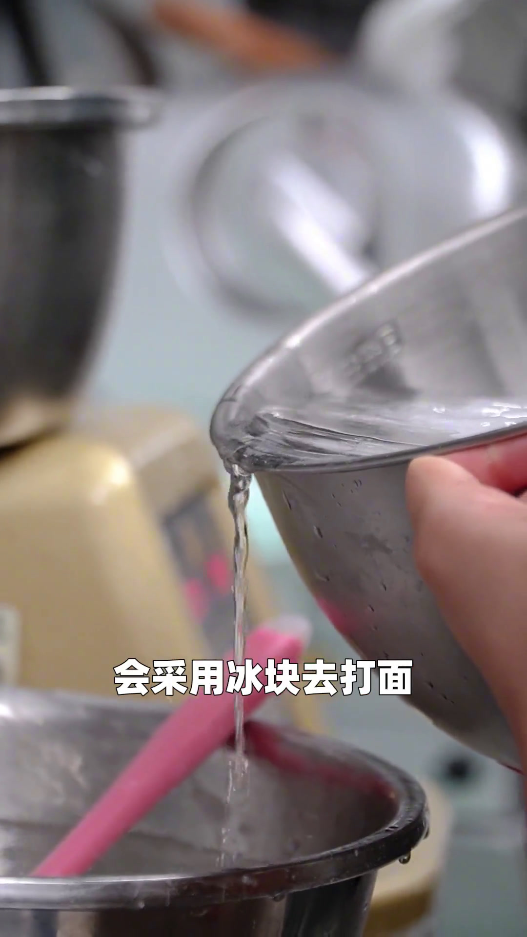 高温天气的面包后厨可以避免失败?烘焙人的日常面包店干货分享