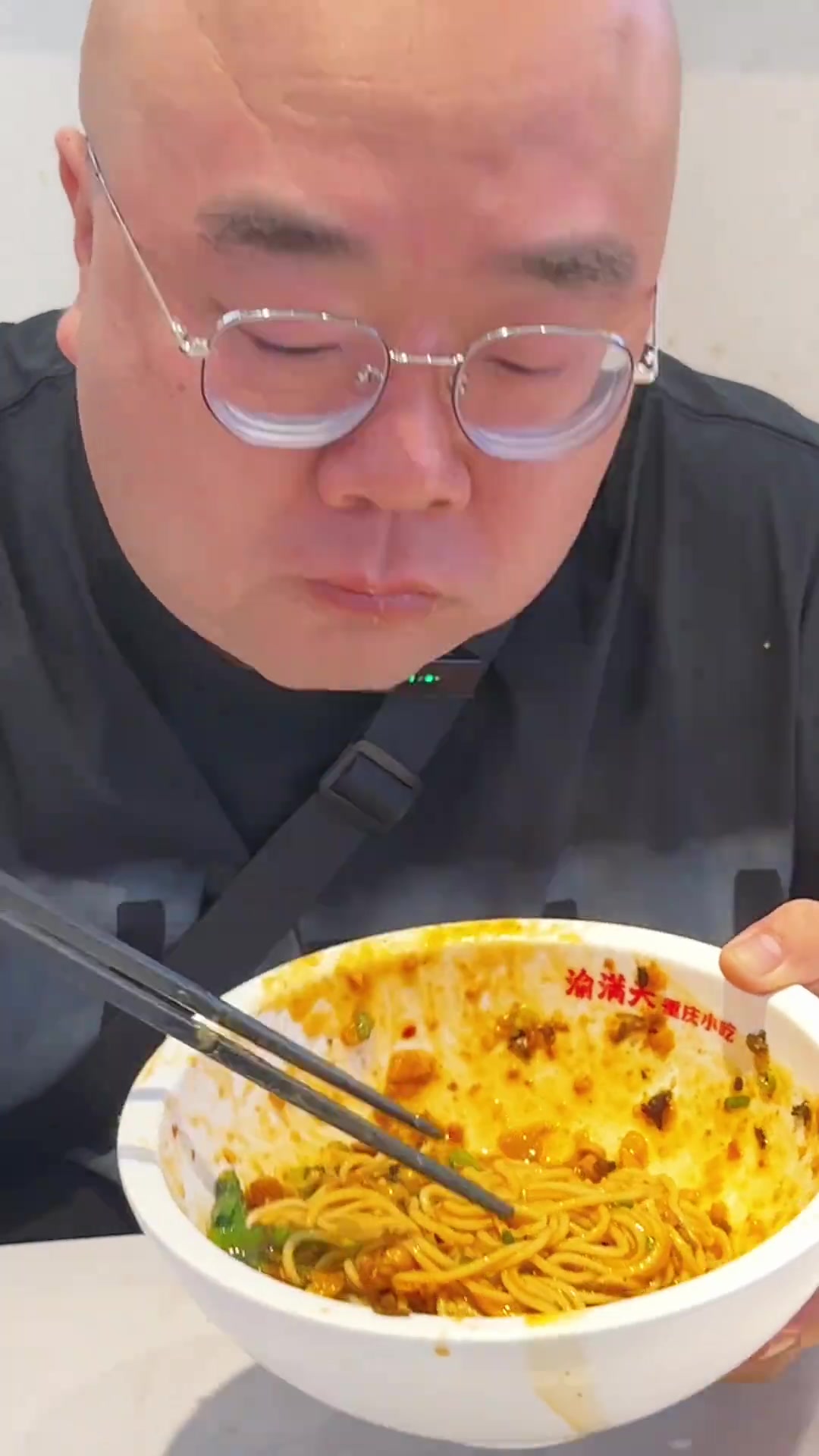 好久没嗦上一口渝满天的面了,去嗦一口谁懂这一口的好吃程度这一碗好过瘾好吃不贵重庆小面开州