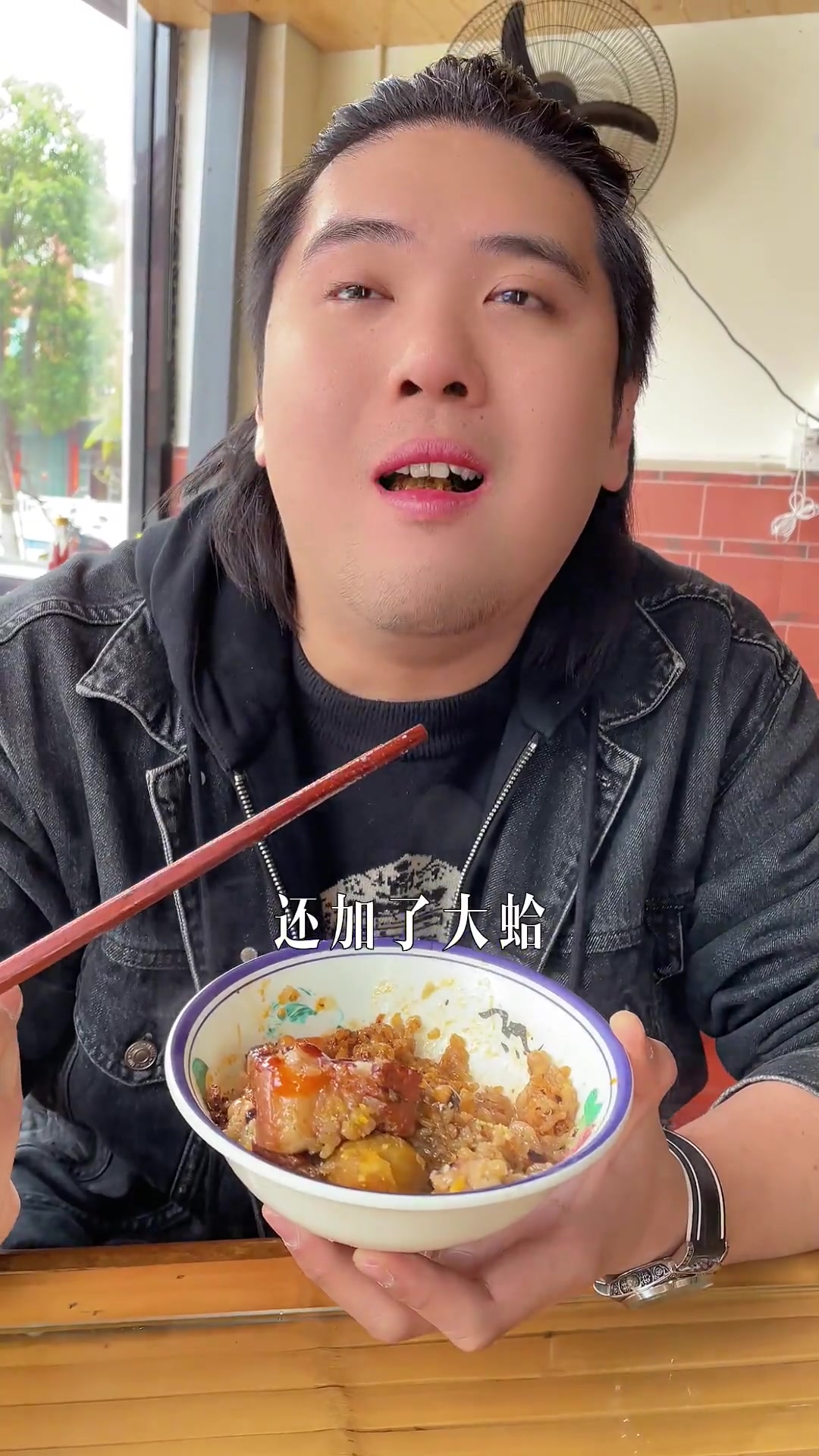 我又来吃肉粽了,阿姨现炒现包的肉粽。记录真实生活妈呀太香了美食官肉粽