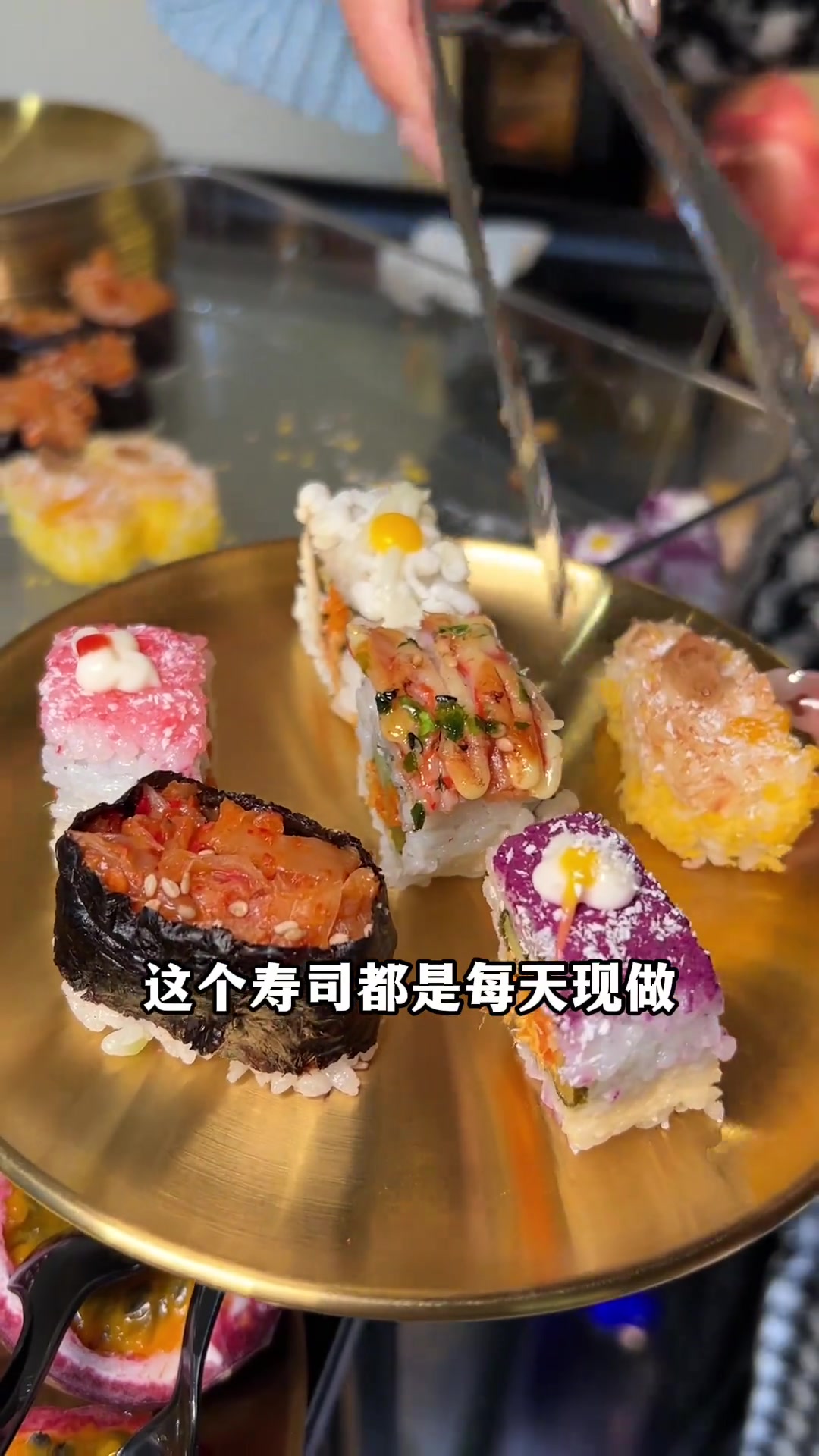 潼南也有露营风的自助烤肉啦,这个风格环境真的分分钟爱上。菜品那是相当丰富,牛肉都是现切新鲜
