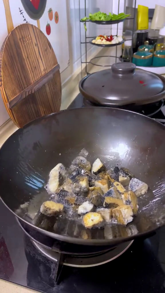 这道负负得正的菜你吃过吗?是真的香啊!美食官南京美食臭豆腐肥肠煲