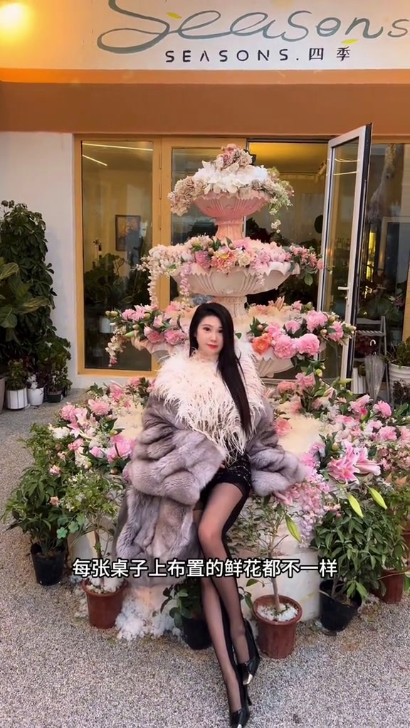 青岛女生太幸福了,能在这里和男友闺蜜过圣诞节氛围感拉满氛围感氛围感美女下午茶