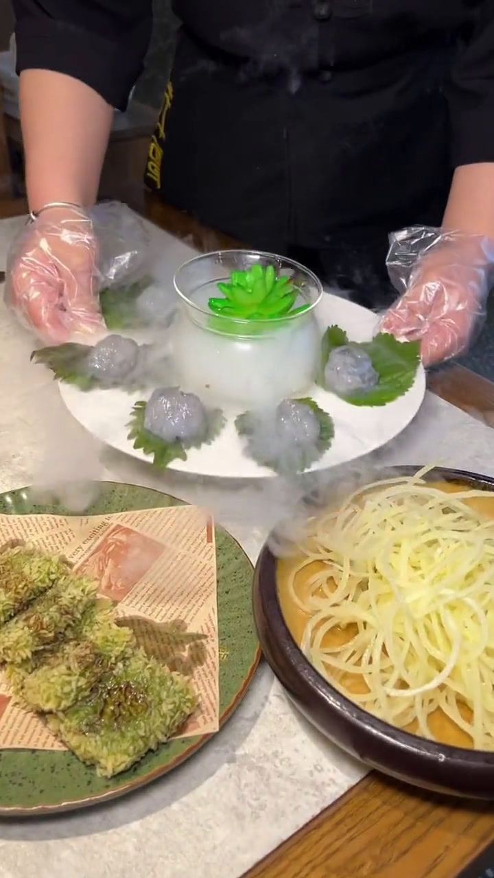 第一次吃蒸汽石锅鱼,太奇妙了鲜潭蒸汽石锅鱼上新啦石锅鱼蒸汽石锅鱼