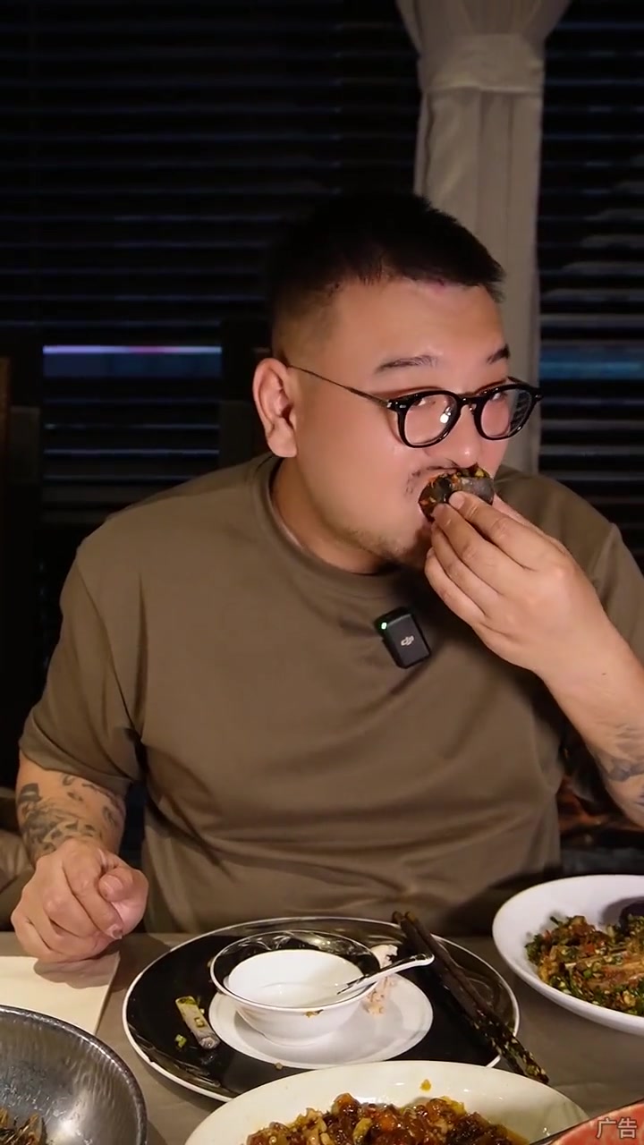 云南真是个神奇的民族而二当家做为云南美食的的担当,确实有好好把云南菜传播到千家万户的口中那