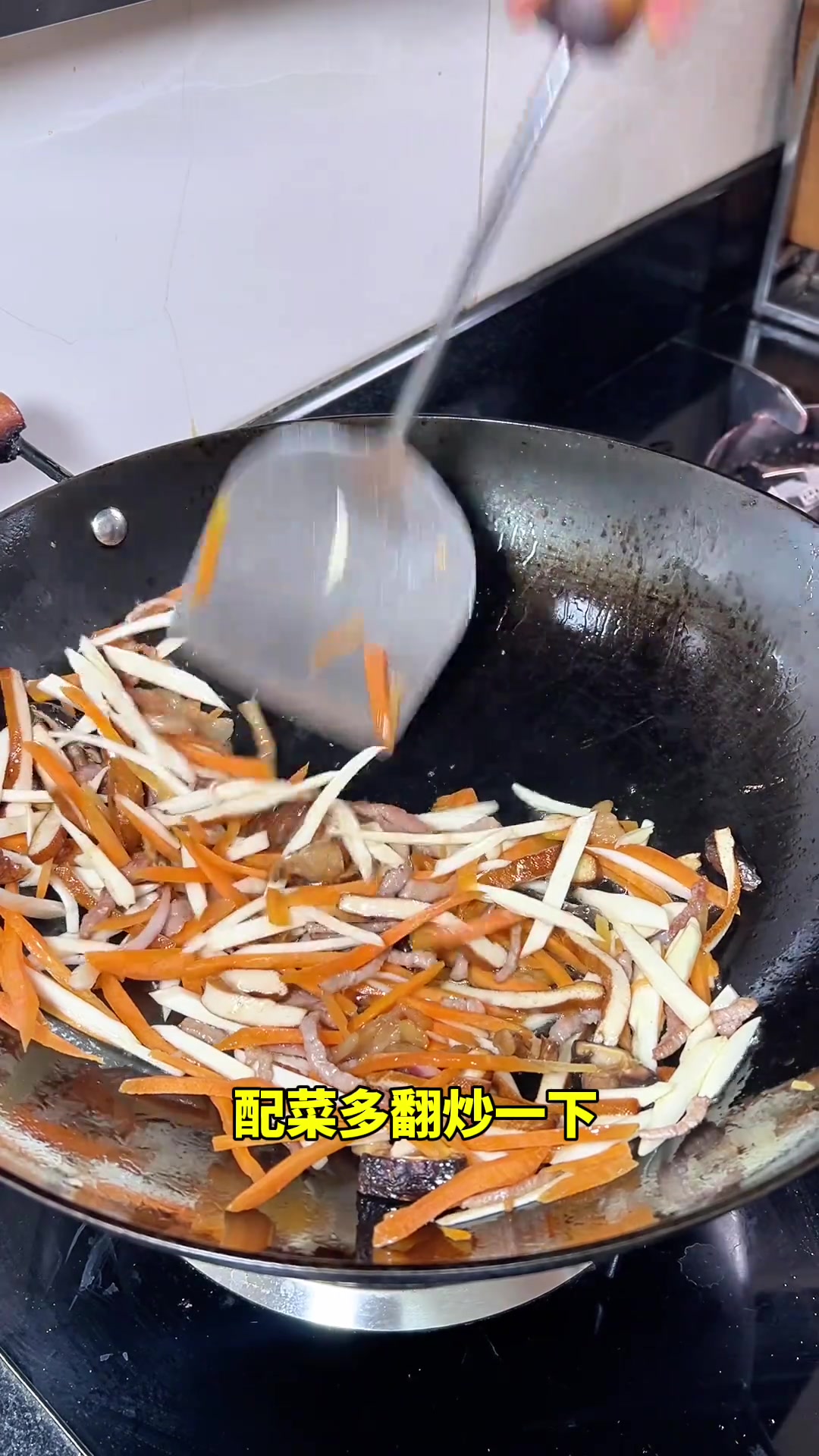 台州的炒面干怎么可以这么好吃!配料丰富,干香干香的,一点都不油腻!炒面干炒米面台州美食台州