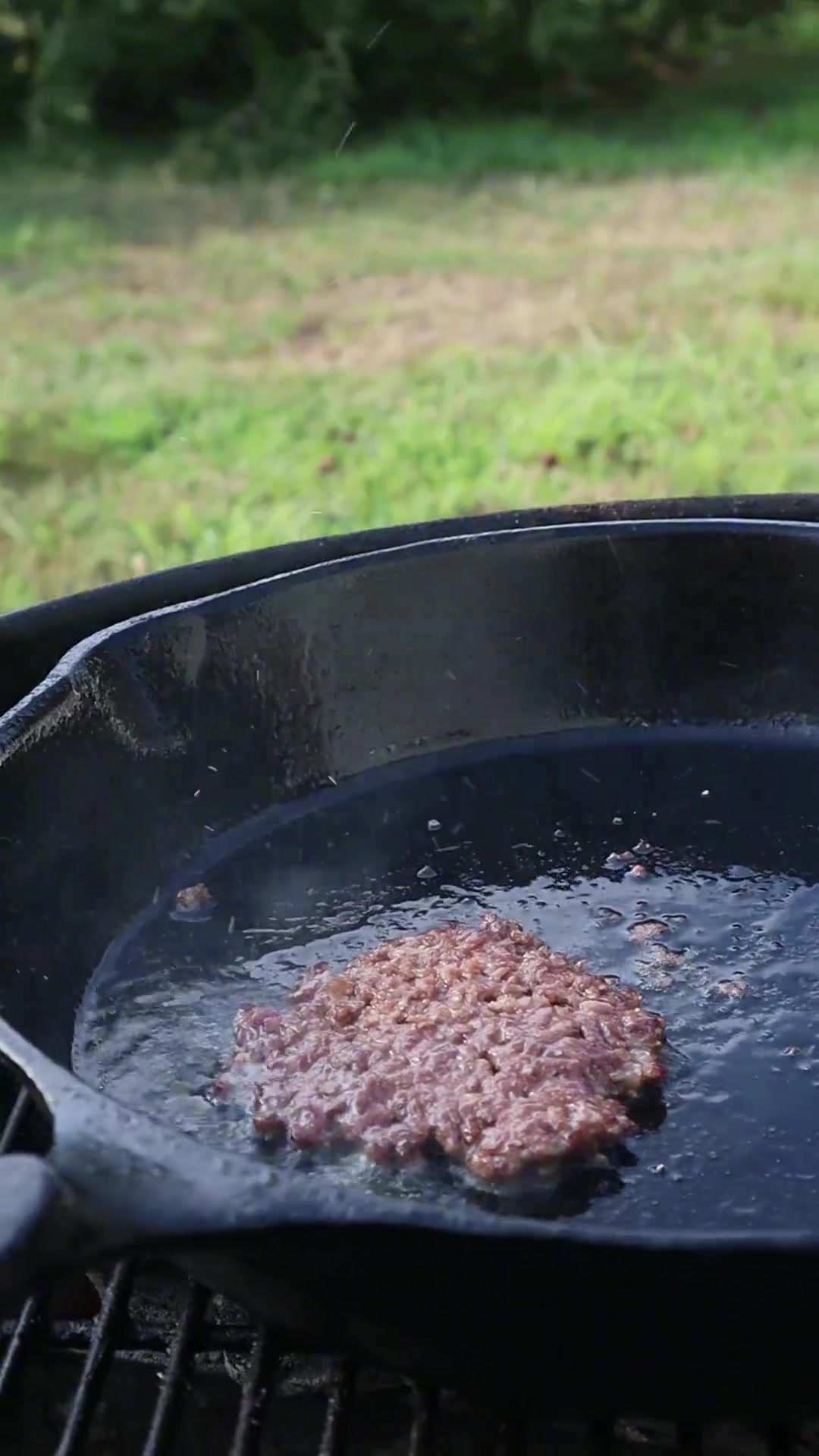 流汁四溢一口下去满满都是料|自制三层宝藏汉堡在家做美食汉堡芝士培根日记美食达人助手