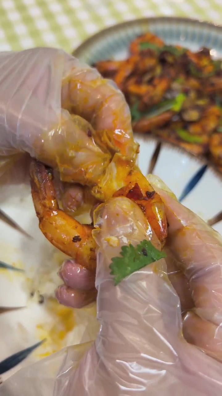 今日晚饭香辣虾,虾吃虾涮调味料果真好吃