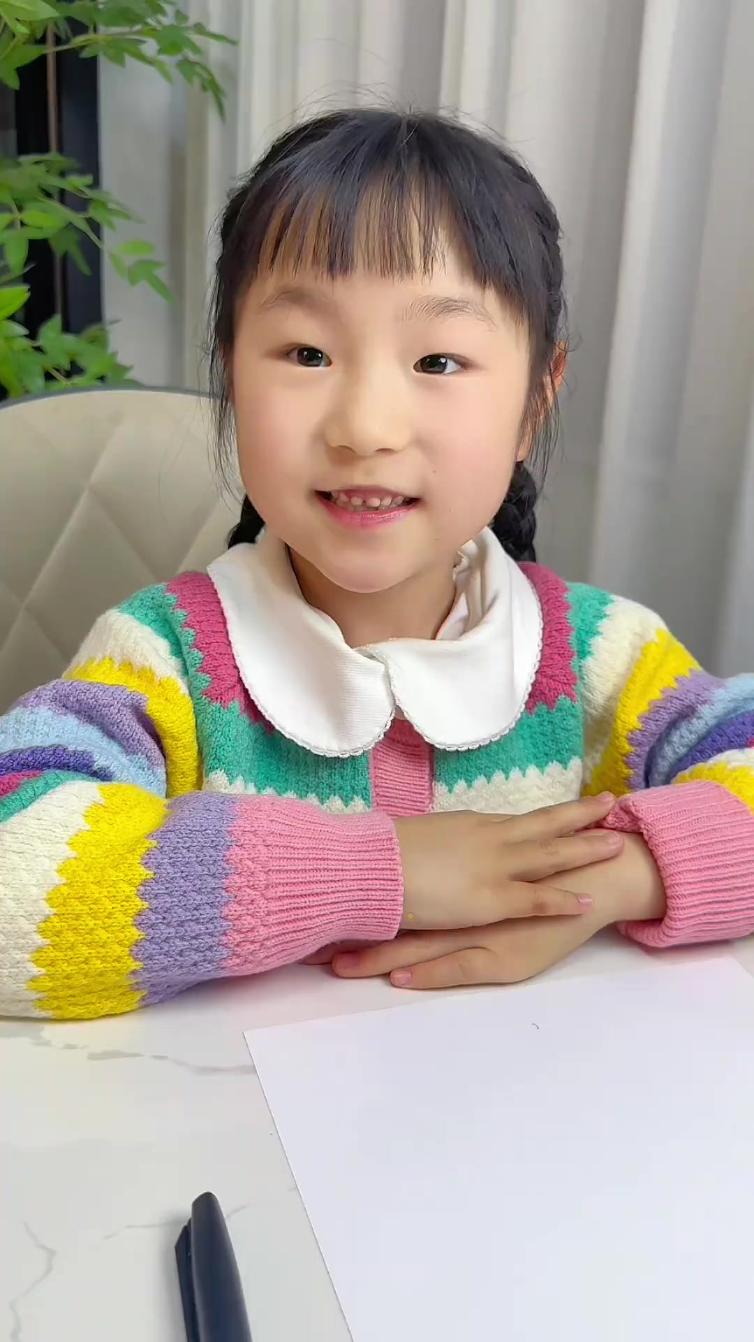 跟暖暖一起画吧!食物主题画《甜甜圈》,幼儿园小朋友也能独立完成