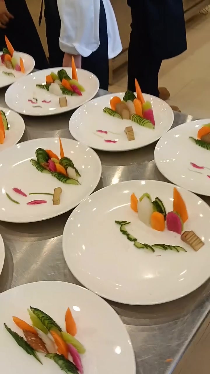 从白天上课上到晚上,立体冷拼