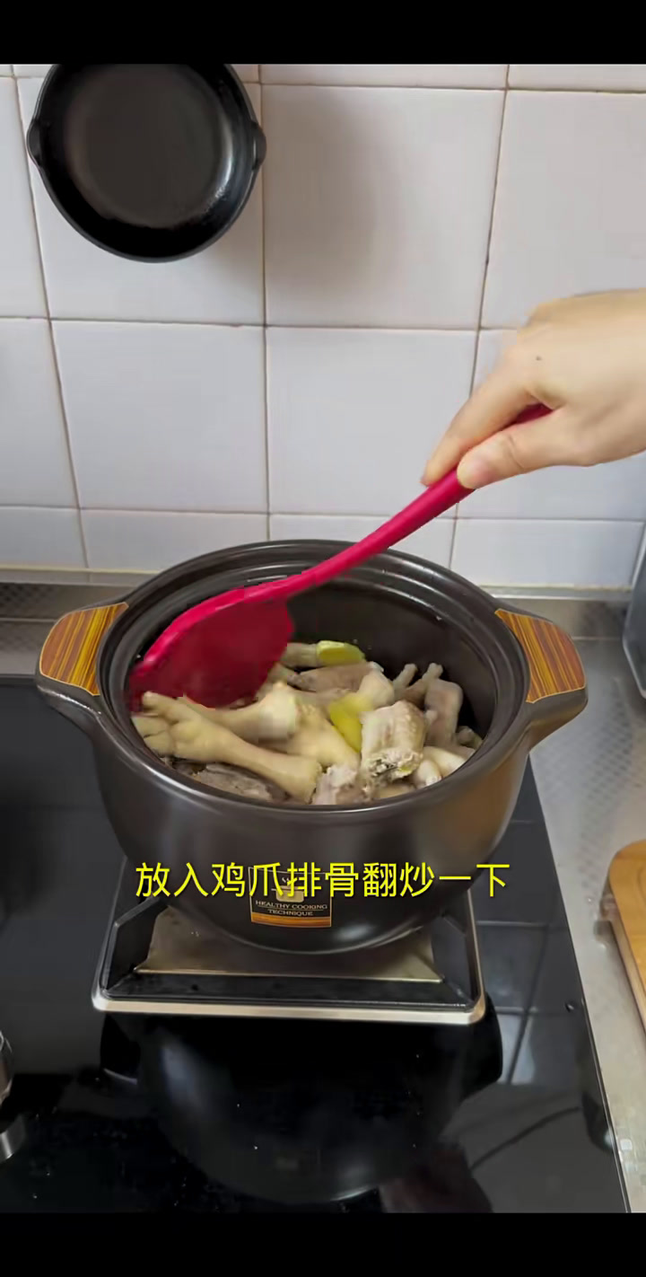一日三餐,一年四季,每天就是一餐接着一餐,每天变着花样做,看到家人吃的津津有味,足矣