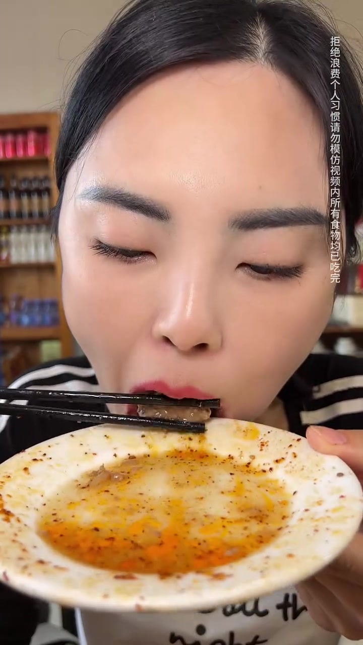 赢了老板花200吃驴肉灌汤包自助,最后竟然……吃货的世界谁懂啊 大口大口吃肉过瘾 灌汤包