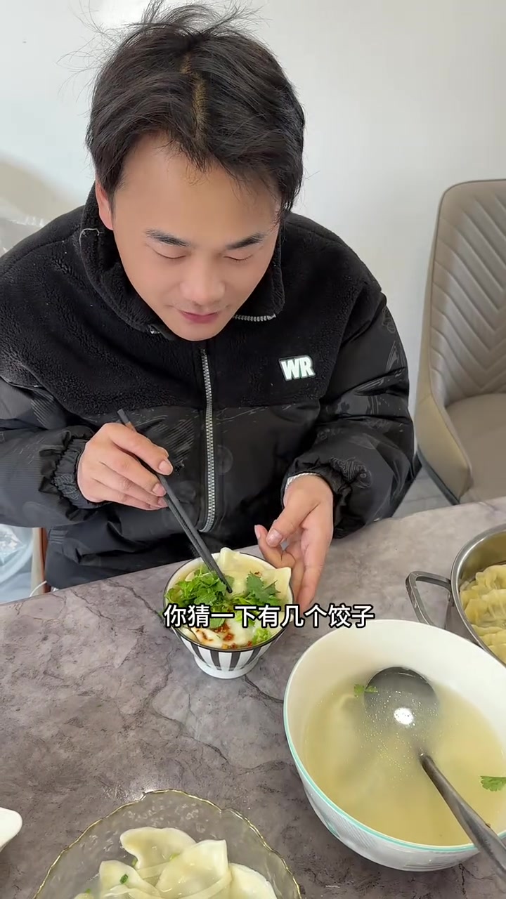 二胎家庭生活记录,冬至今天你们都在家吃饭吗吃饺子了吗?