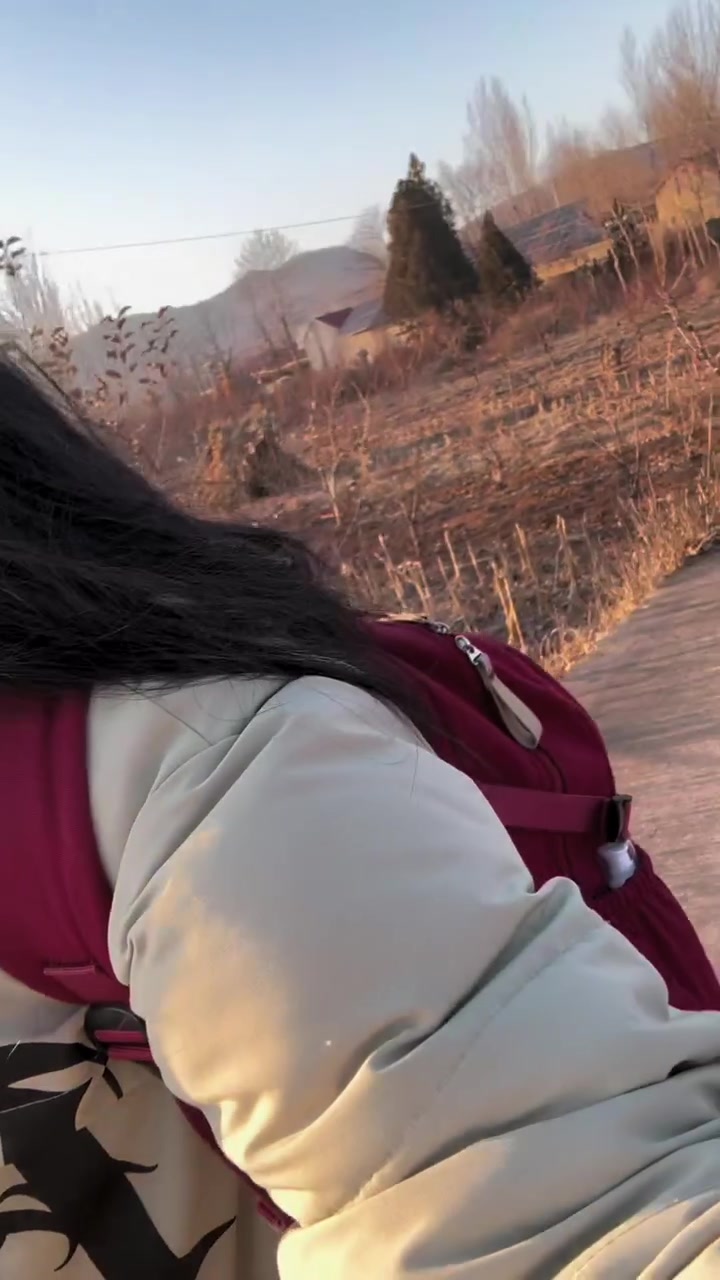 跟同学一起包饺子 好喜欢这样的活动吃到了我们一起做的水饺很有成就感哇塞哇塞 好开心 不过欣