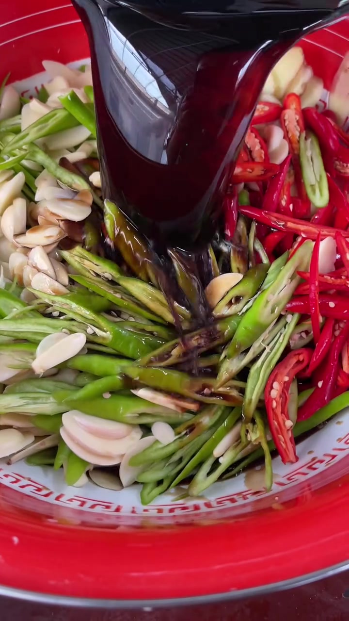 都知道我腌咸菜好吃,俺婆婆今天买了一些萝卜回来